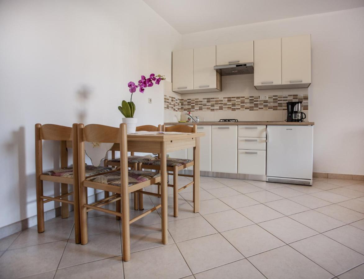 Apartments Zaharija Rovinj Rum bild
